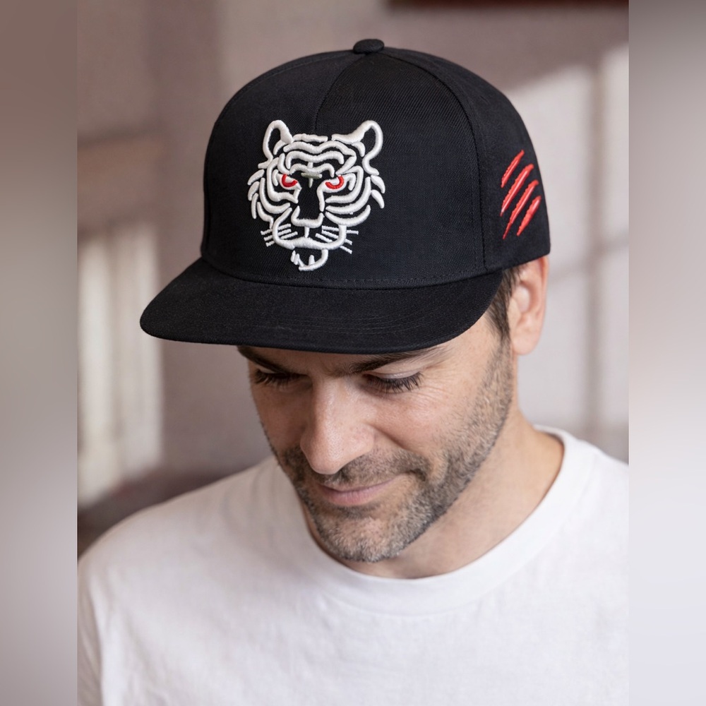 Unisex Black Snapback Hat Tiger Embroidered Logo Adjustable One Size